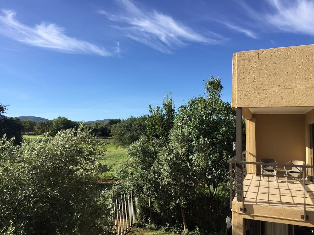 Beautiful Studio! Modern, Secure,Comfy Stay In Windhoek Golf Estate Exterior foto